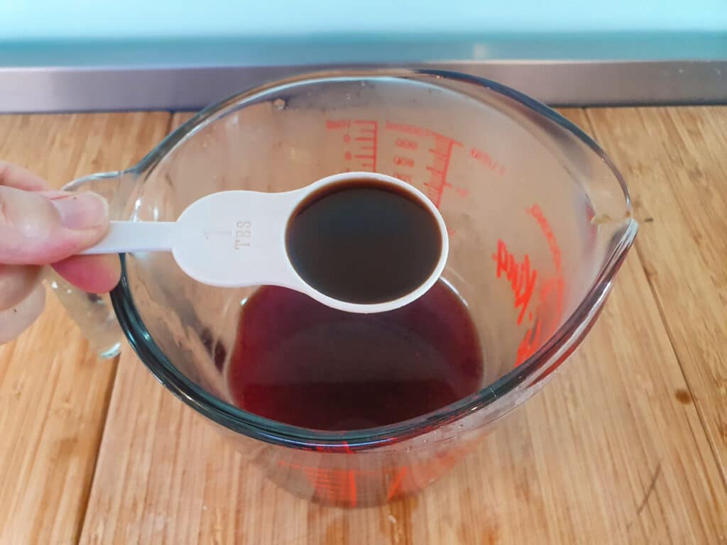 Slow cooker lamb ragu 15 Adding Worcestershire sauce.