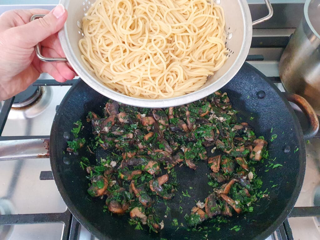 Mushroom Aglio Olio 13