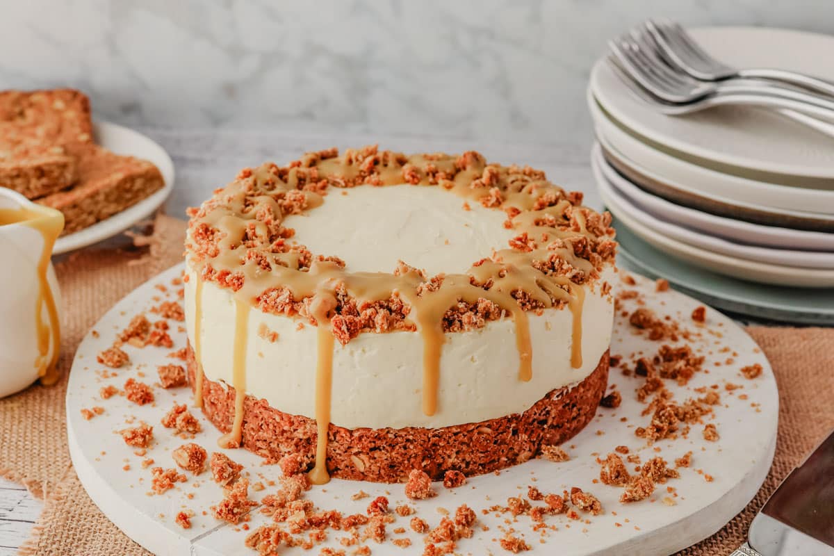 Anzac Cheesecake 10 Anzac cheesecake with golden syrup caramel and Anzac slice base.